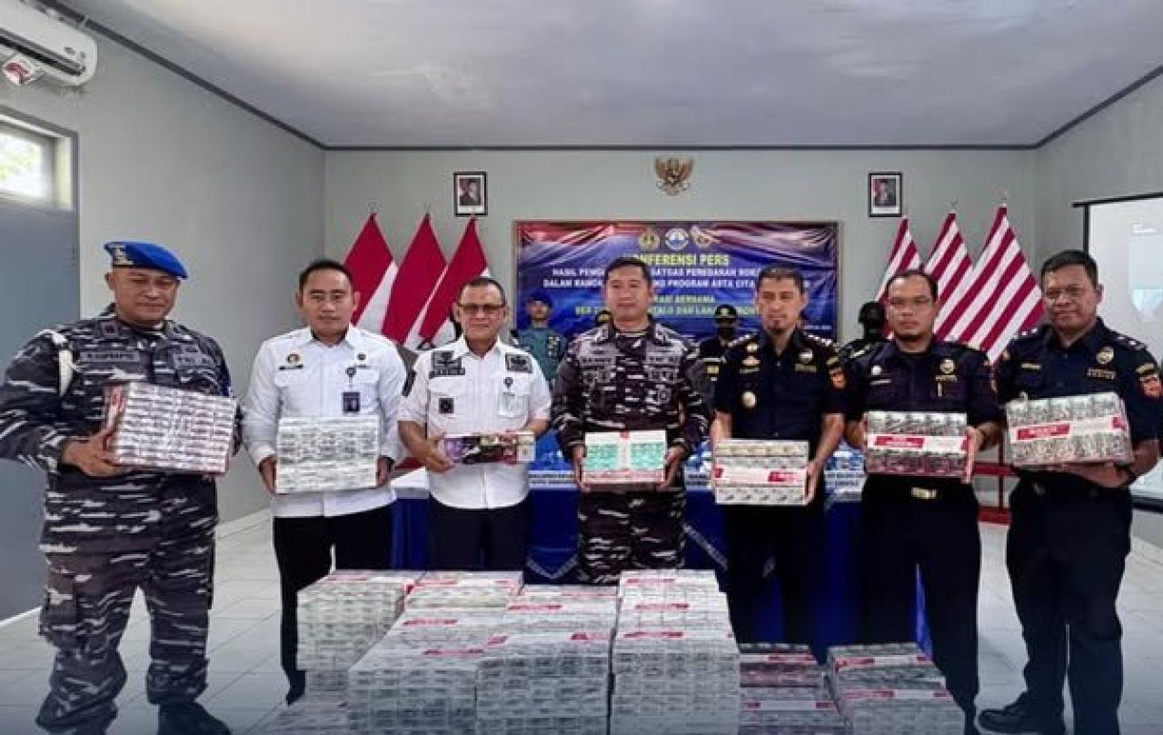 Rokok ilegal yang diamakan Lanal Gorontalo dan Bea Cukai