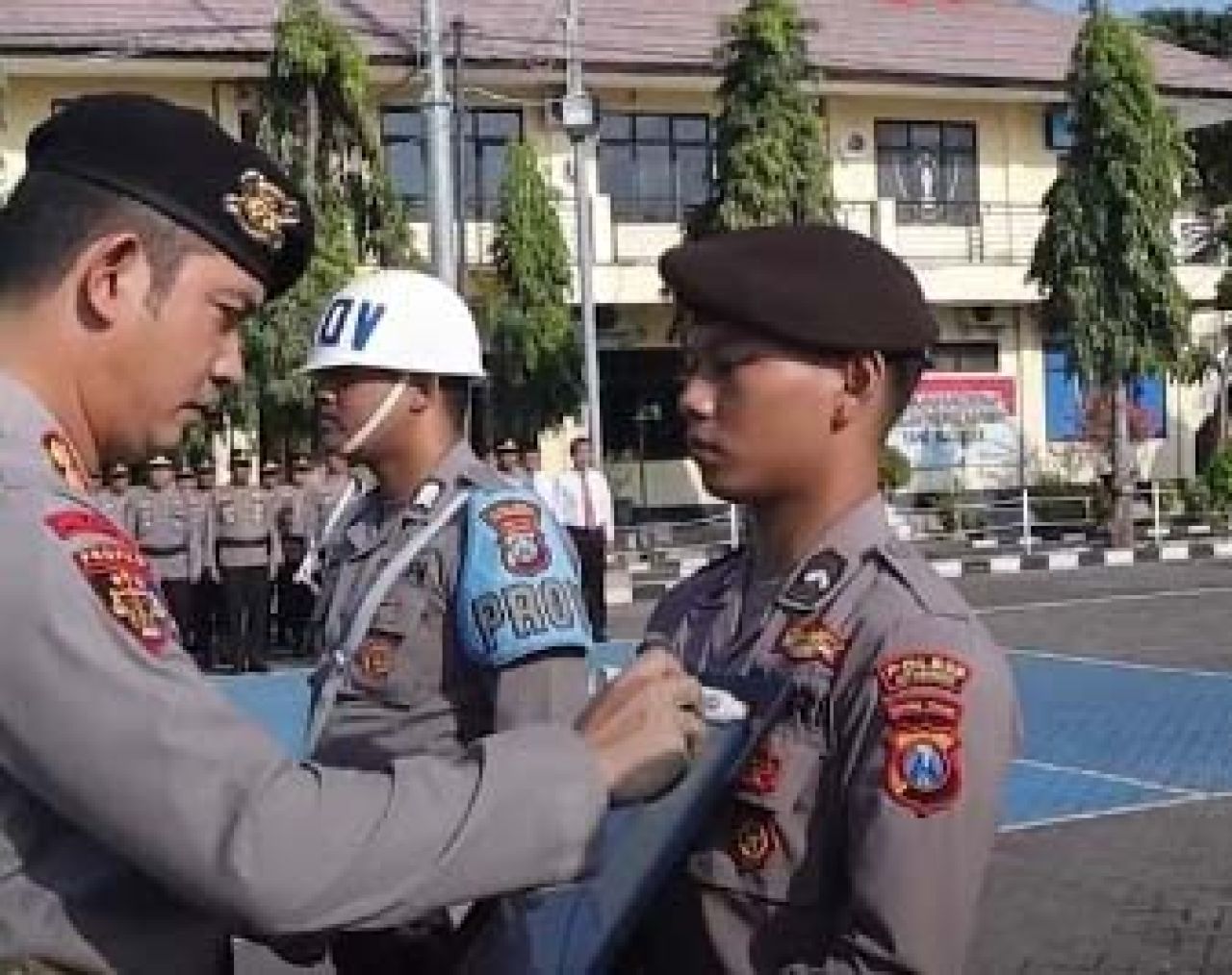 Upacara pemecatan terhadap 2 personil Polres Situbondo