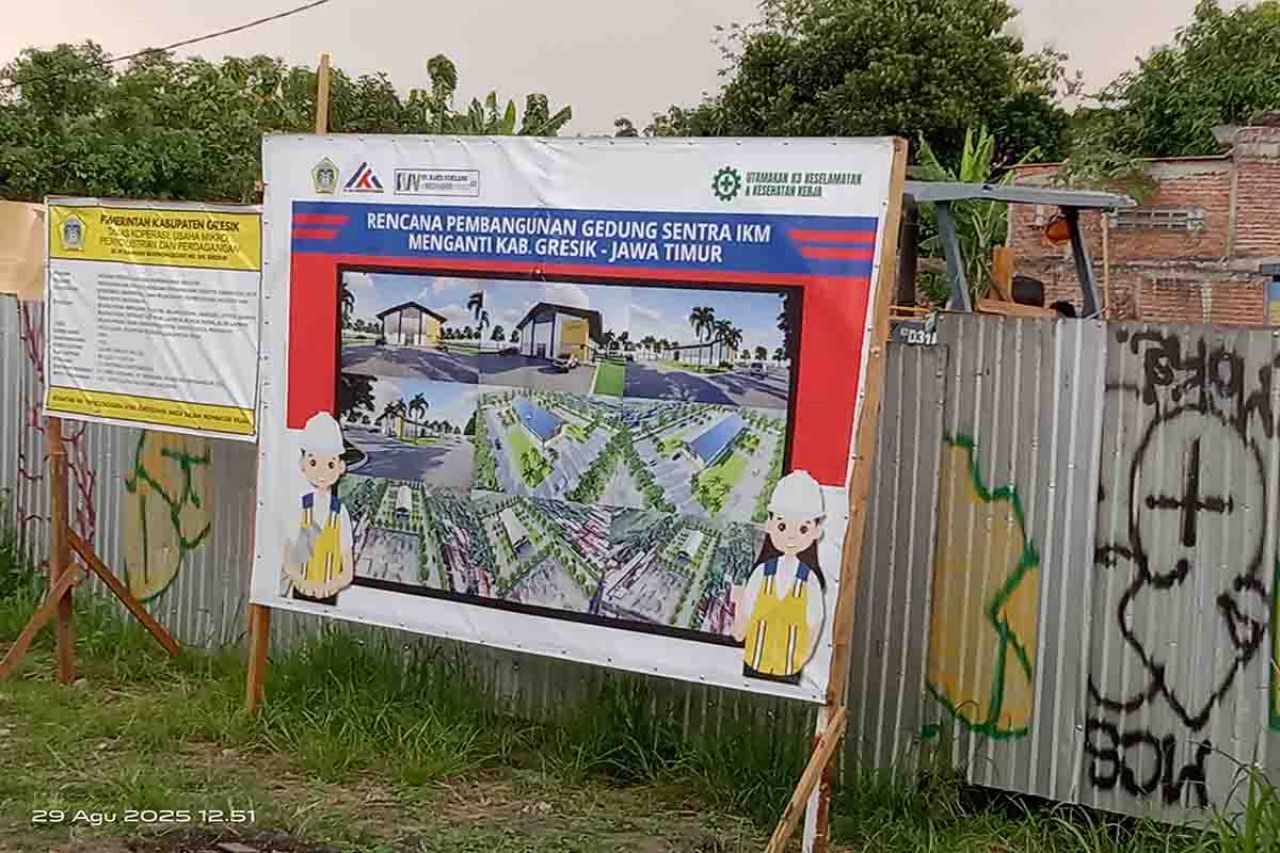 Gambar maket pembangunan Gedung Sentra IKM di Desa Hulaan