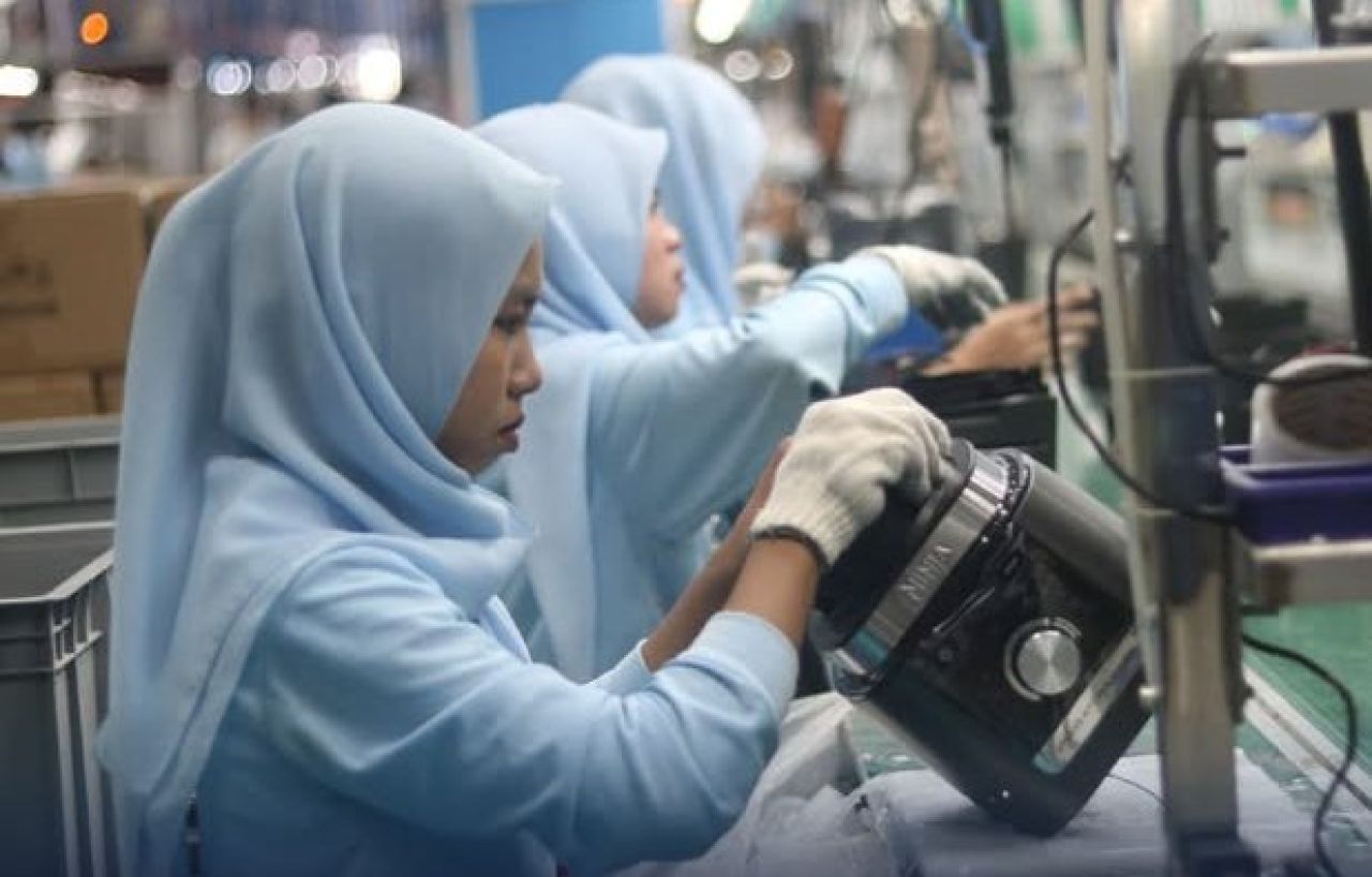 Pekerja PT Donlim Technology Indonesia