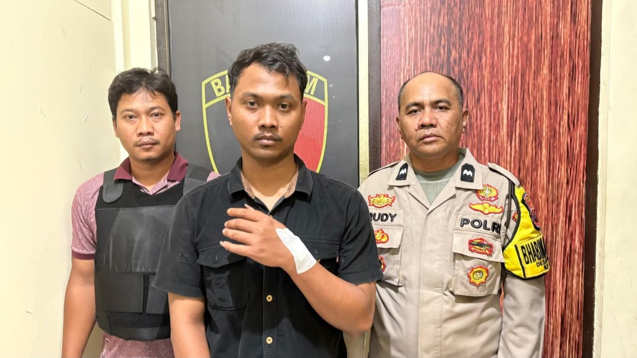 Rizal Febrianto dan personel Polsek Bae