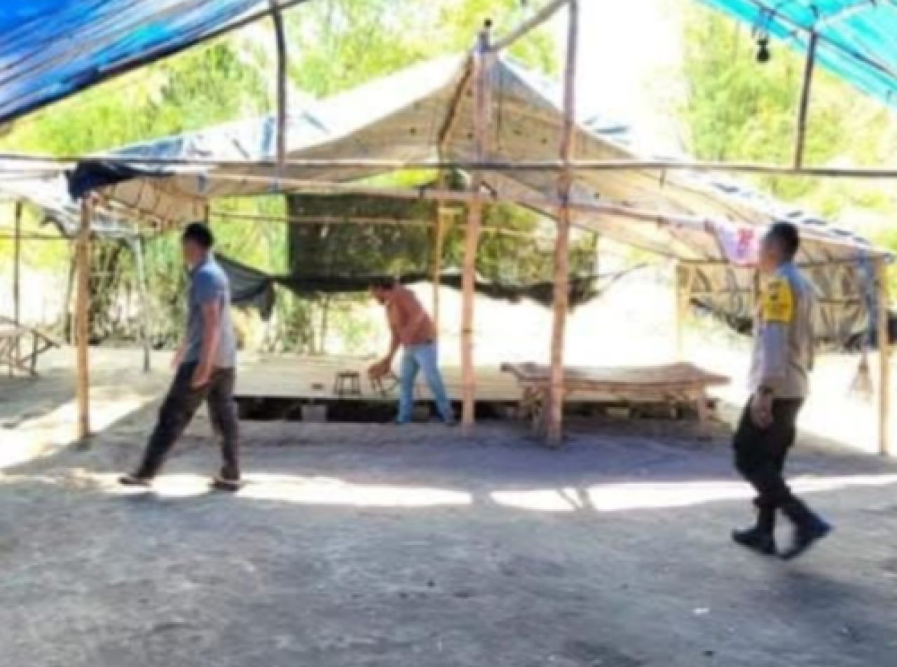 Lapak sabung ayam yang dibongkar Polsek Bagor