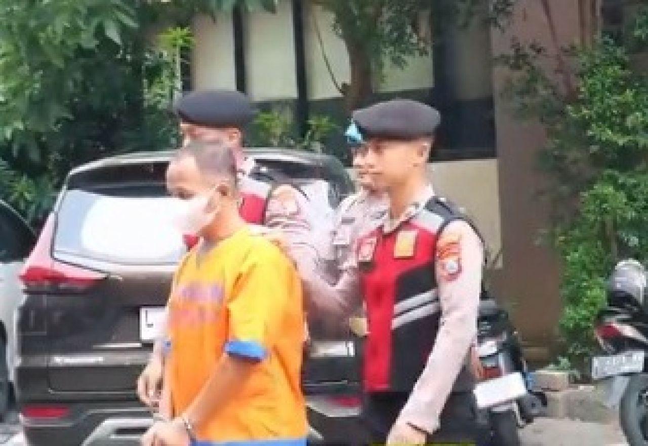 Pria berinisial MM