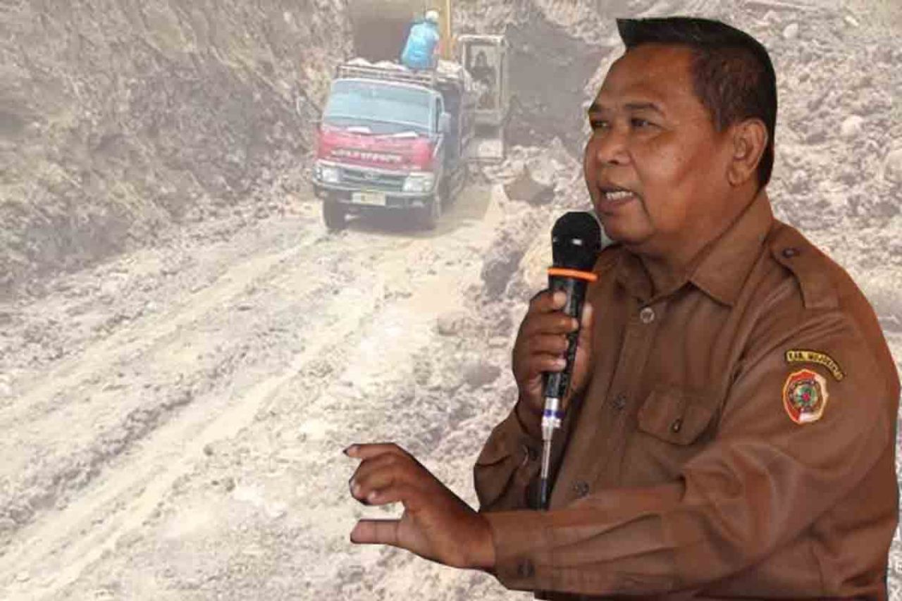 Sarji bin Sali selaku Kepala Desa Bening