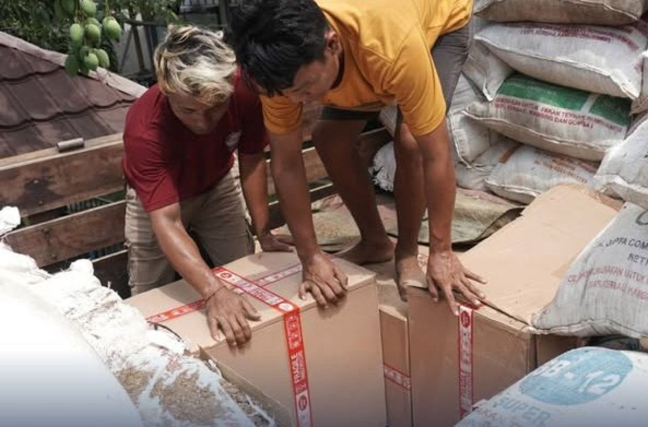 Rokok dalam kardus yang diselundupkan di truk