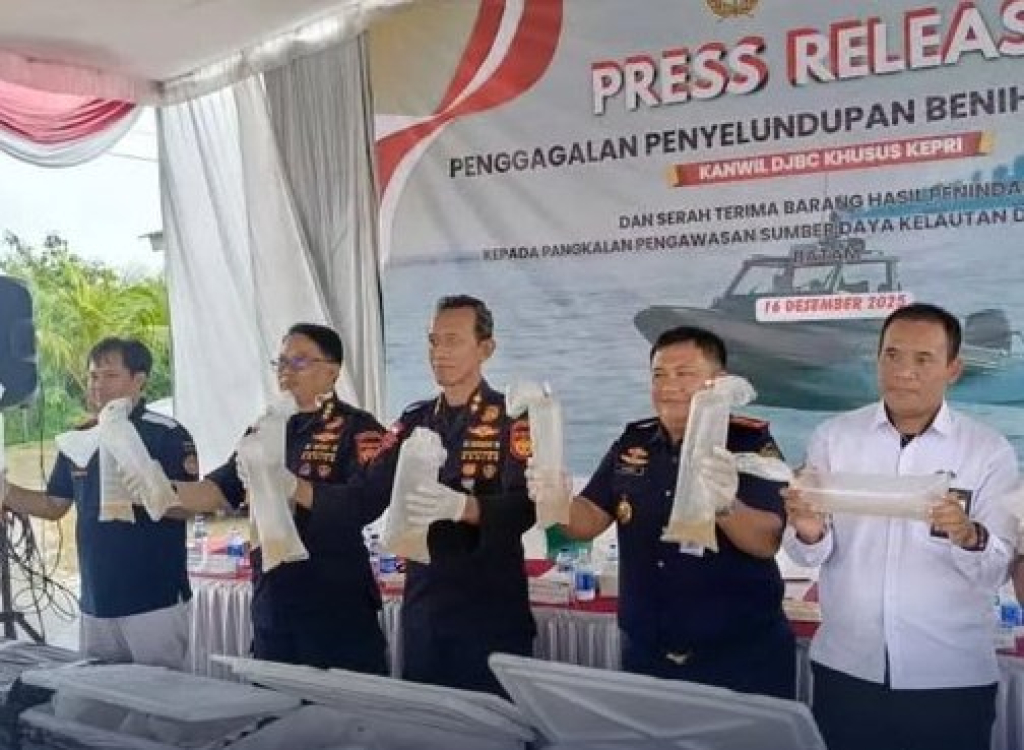 Konpers penyelundupan benih bening lobster di Riau