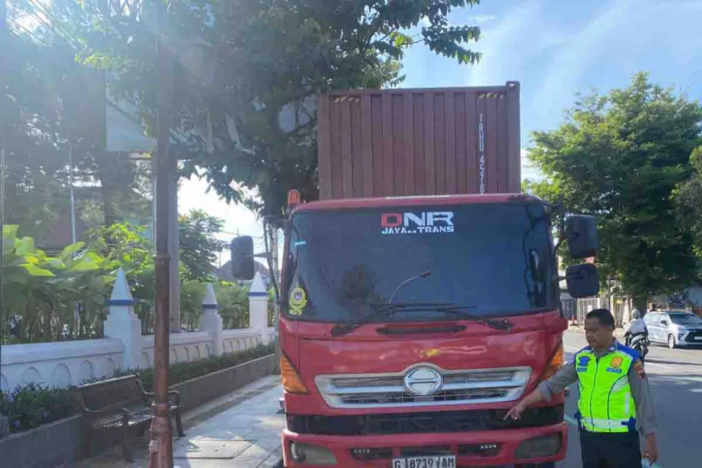 Identitas Pengendara Sepeda Motor Meninggal Dunia Kecelakaan di JLS Salatiga