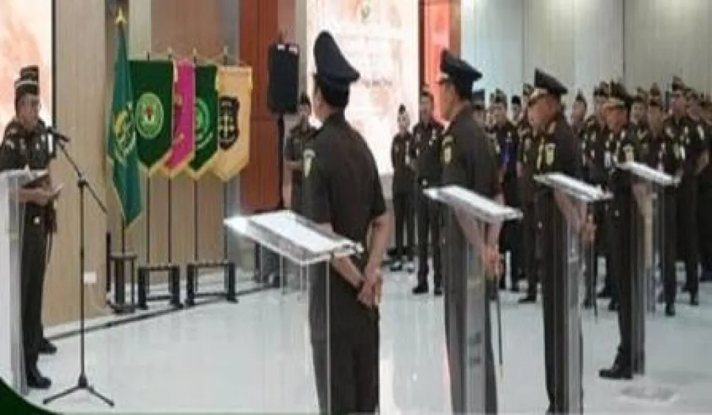 Kajati Jatim Lantik Kepala Kejari Gresik dan 3 Pejabat Eselon III