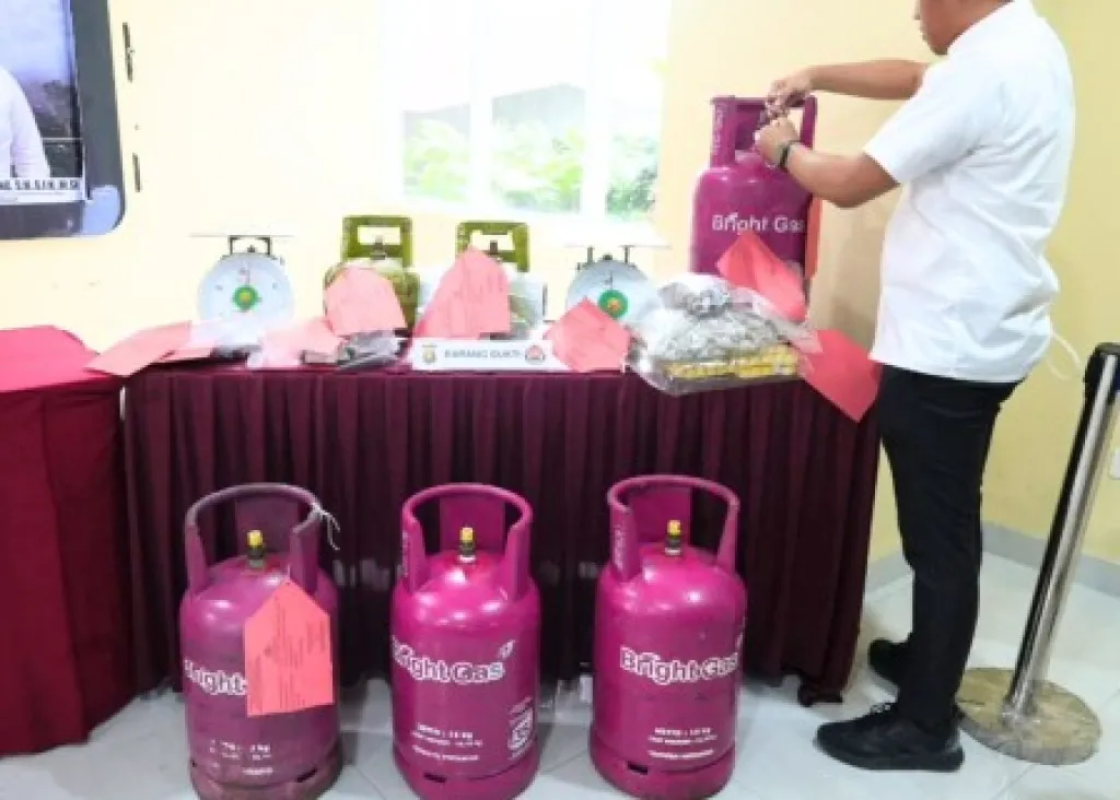 Polda Sumatera Selatan Ungkap Kasus Pengoplosan LPG Bersubsidi