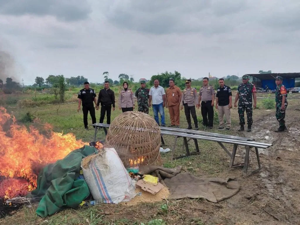 Polsek Sedati Datangi Lokasi Arena Sabung Ayam di Desa Pepe