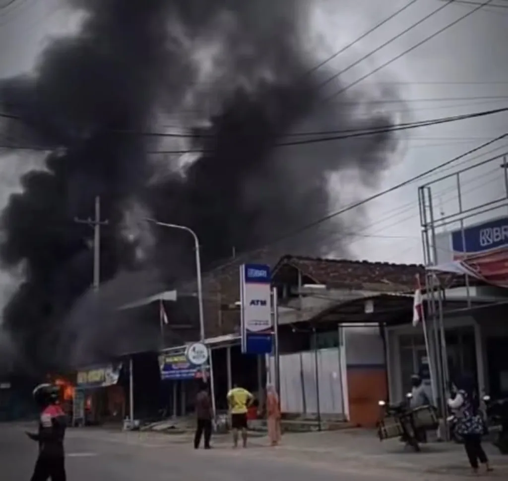 Toko Kelontong di Desa Sidorejo Kebakaran, Pemicunya Diduga Petasan