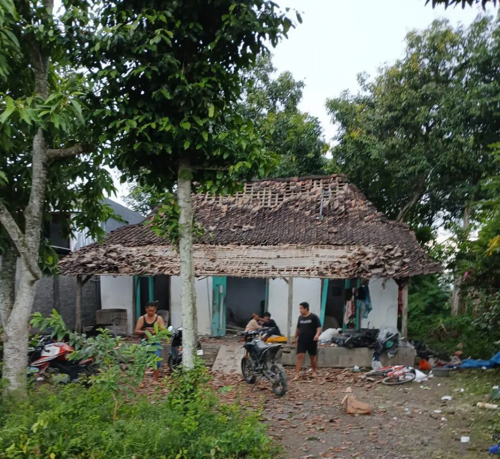 Ledakan Dahsyat Hancurkan Rumah di Desa Plosojenar, Satu Orang Tewas