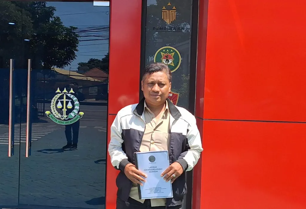 PAC PDIP Pandaan Serahkan Dokumen Krusial ke Kejari Pasuruan di Kasus Banpol