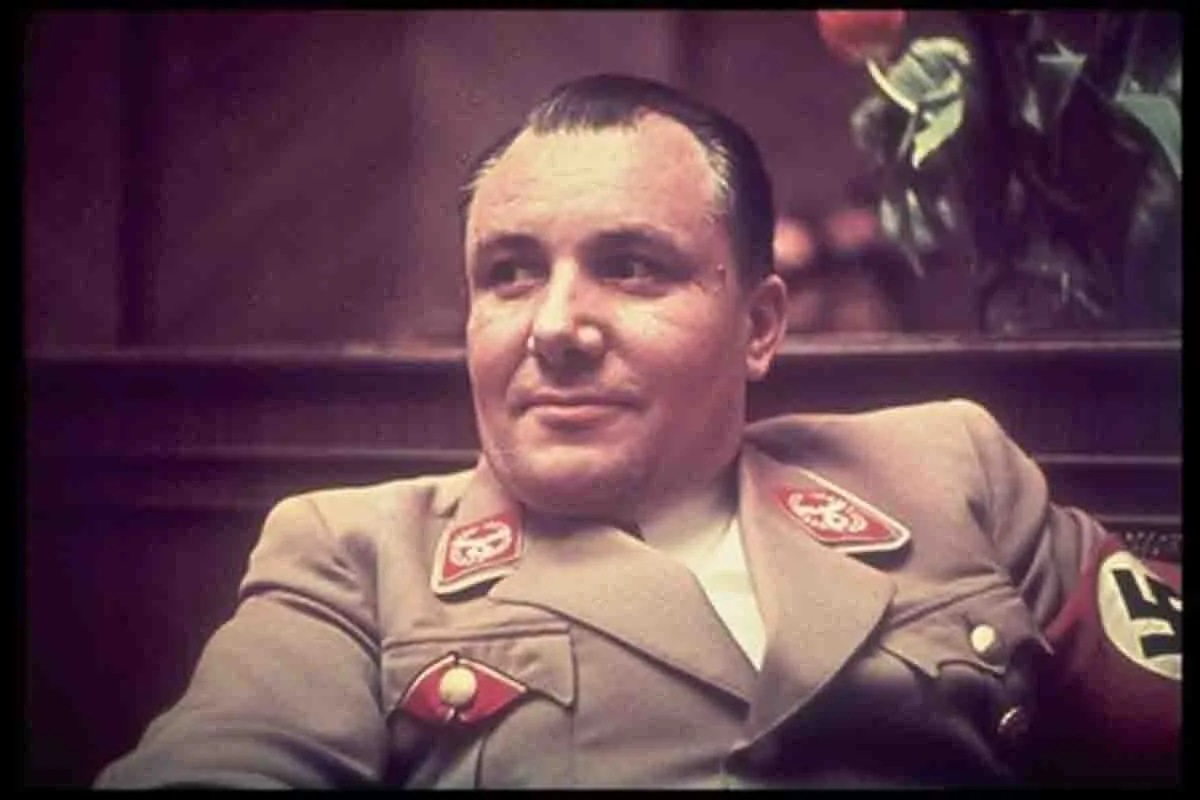 Martin Bormann Nazi Paling Berkuasa Selain Adolf Hitler