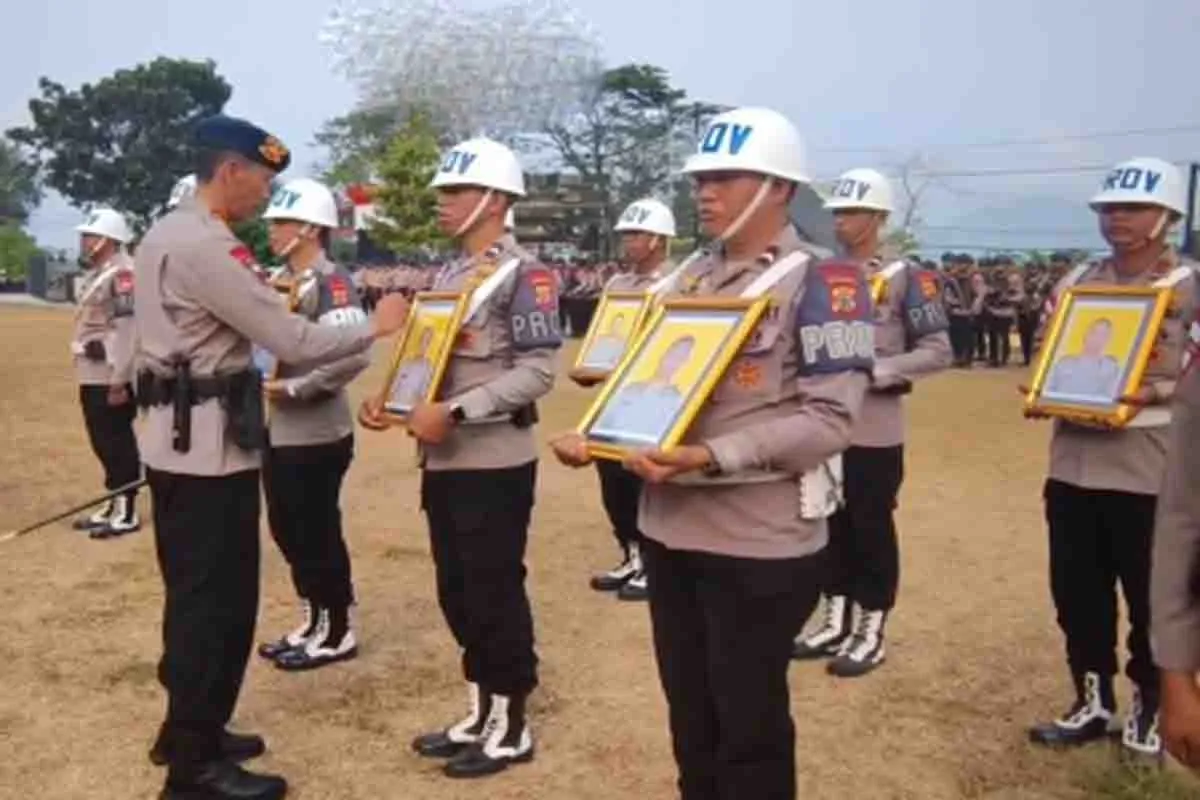 8 Personil Satbrimob Polda Maluku Diberhentikan Tidak Dengan Hormat