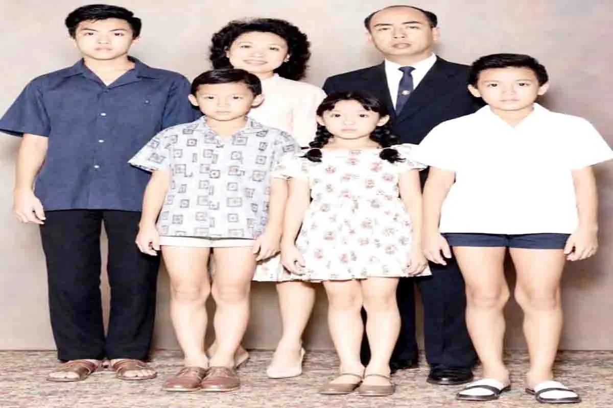 Kisah Panjang Tentang Perjuangan dan Kekuasaan di Balik Foto Keluarga Sudono Salim