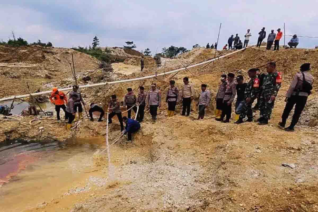 Lokasi longsornya tambang emas di Desa Temenggung