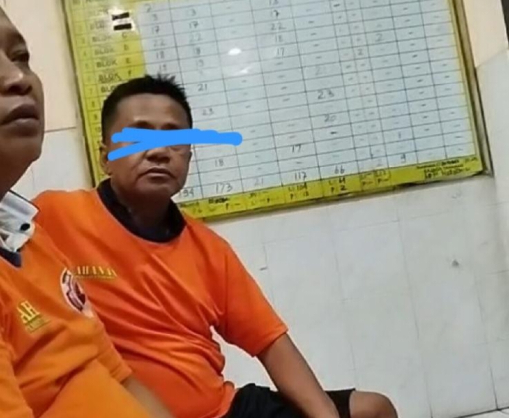 Ahmad Fauzi (kanan)