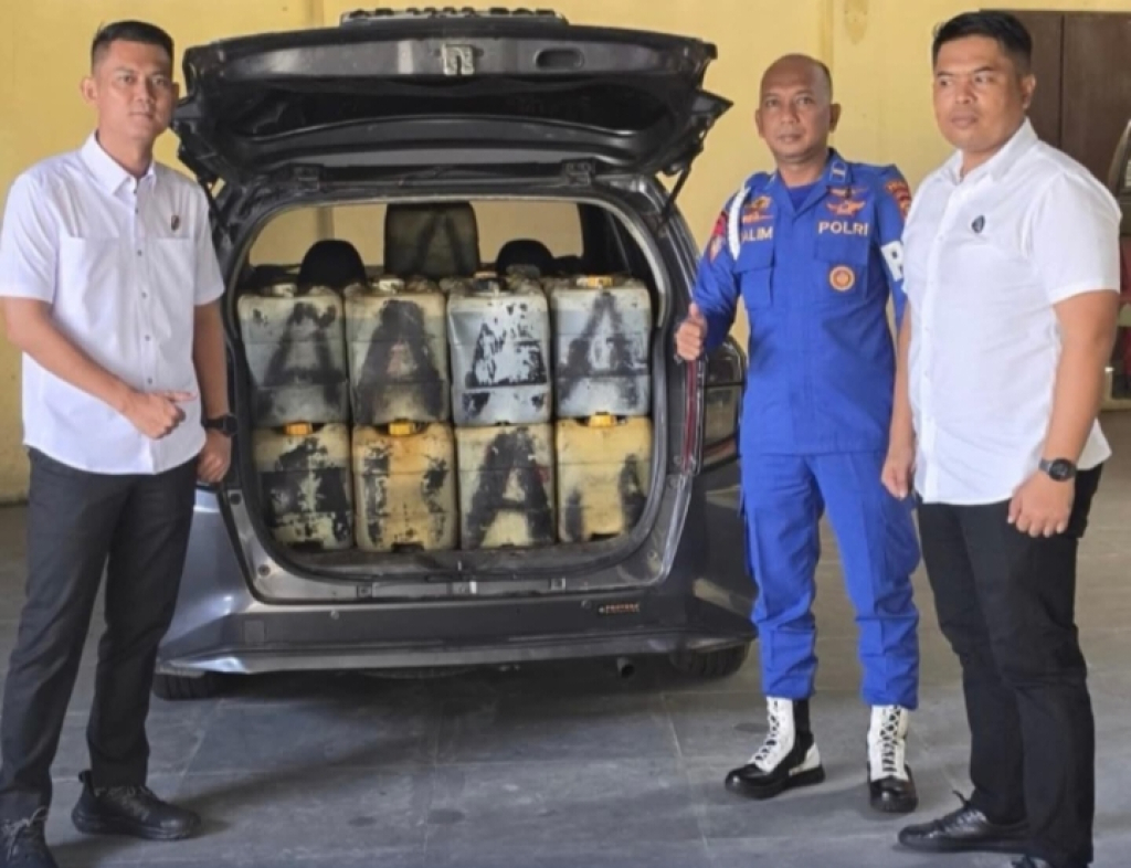 Barang bukti BBM ilegal yang diamankan Ditpolairud Polda Kepulauan Bangka Belitung