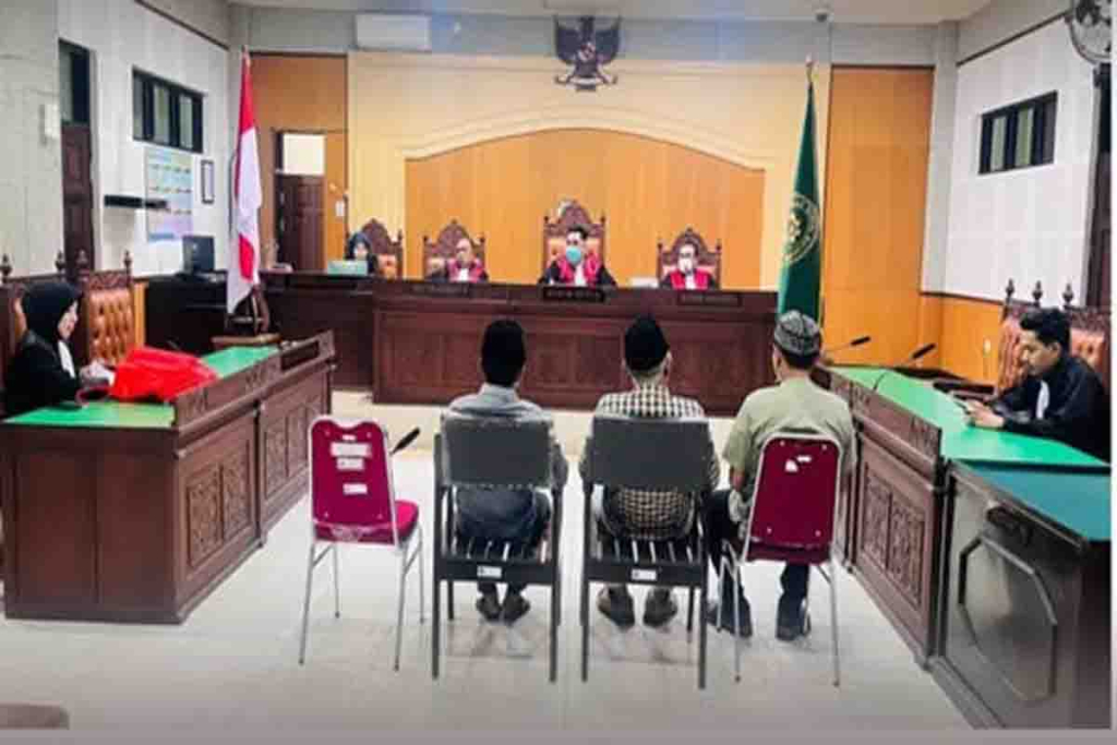 Sidang terhadap Kepala Desa Jambu, Kaur Keuangan, dan Sekretaris Desa Jambu