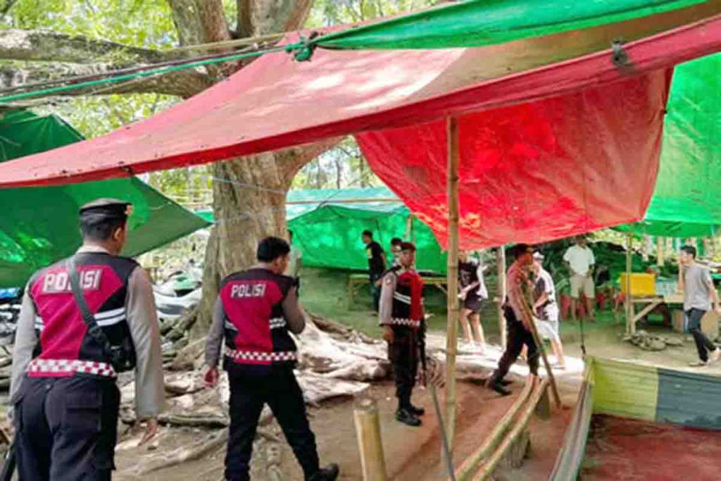 Personil Polres Bima Kota bubarkan arena sabung ayam