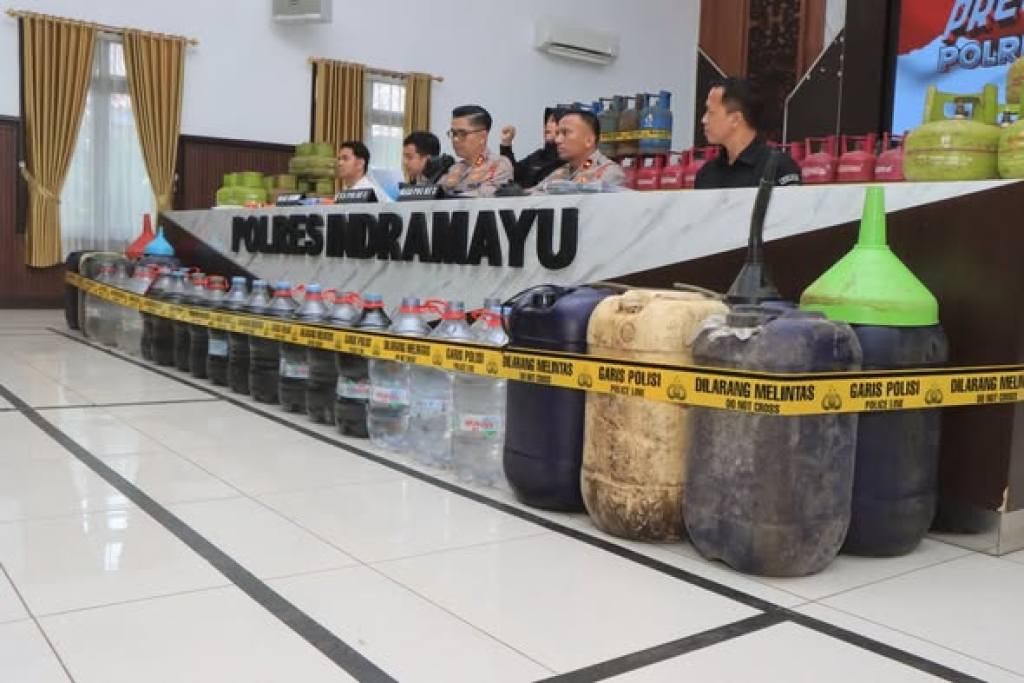 Kapolres Indramayu saat konpers kasus BBM