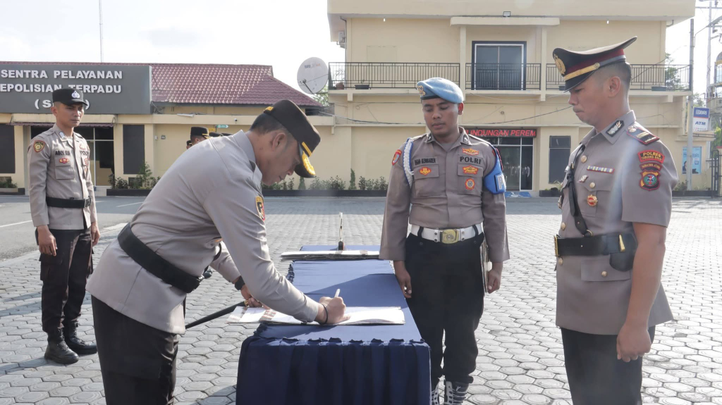 Serah terima jabatan di Polres Tanjung Balai
