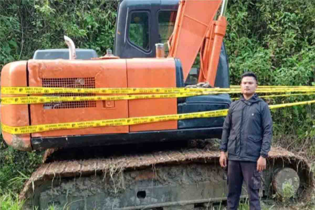 Alat berat (excavator) yang diamankan Polresta Mamuju