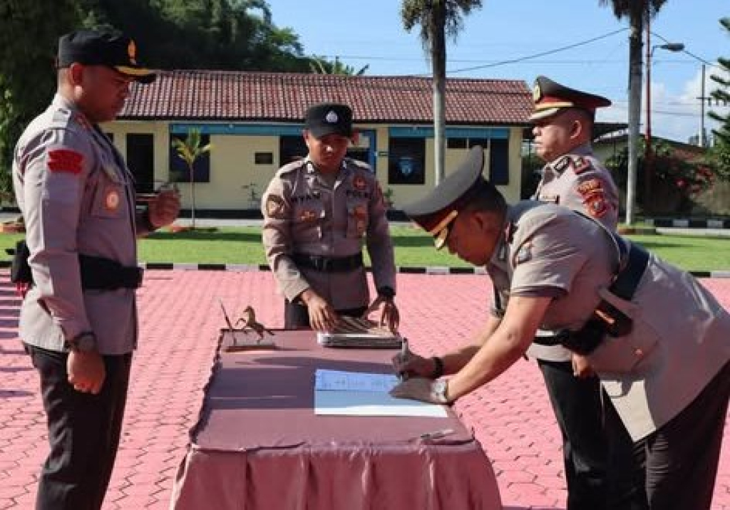 Rotasi di Polres Toba