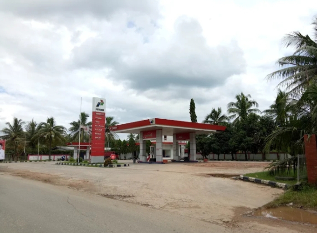 SPBU Teluk Pemedas di Jalan Balikpapan Handil II Kelurahan Teluk Pemedas, Kecamatan Samboja, Kabupaten Kutai Kartanegara