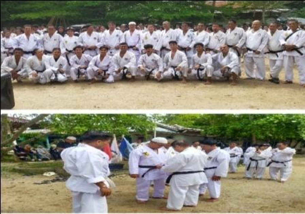 Penyemaan sabuk hitam DAN II kepada Ketua Pengcab Wadokai Batu Bara