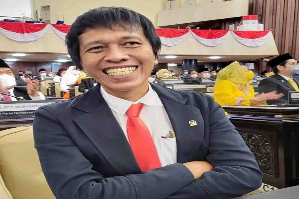 Adian Napitupulu