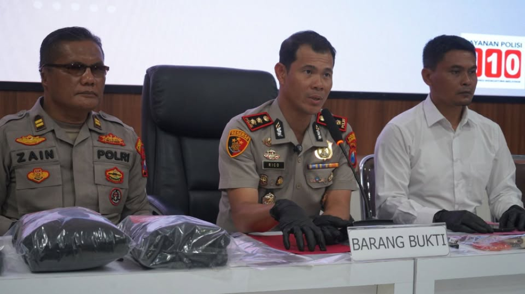 Polres Probolinggo saat konpers kasus BBM subsidi