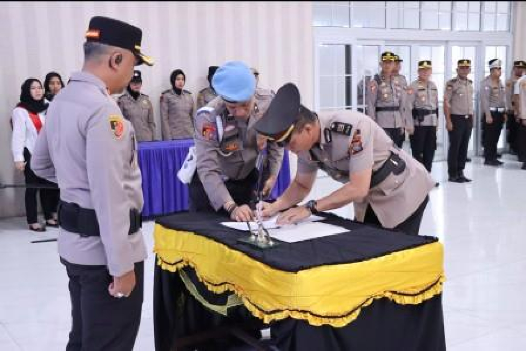 Kapolres Asahan, AKBP Revi Nurvelani memimpin sertijab Kasat Samapta