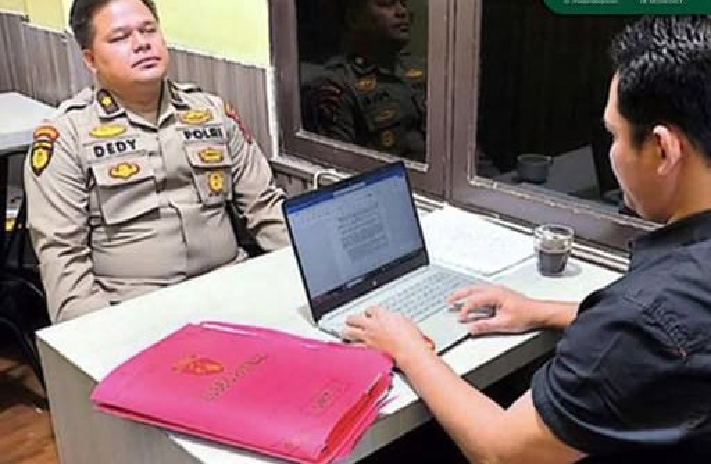 Kompol Dedi Kurniawan saat diperiksa Propram
