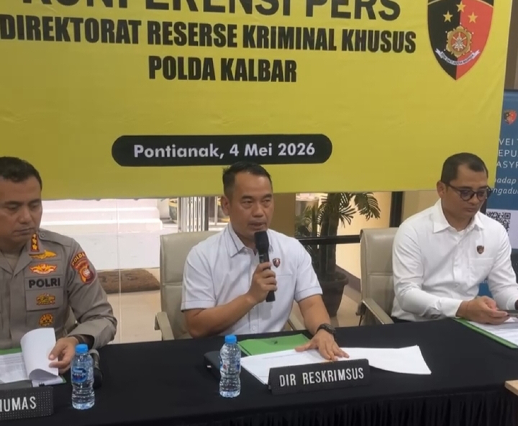 Konferensi pers di ruang Lobi Direktorat Reserse Kriminal Khusus Polda Kalbar