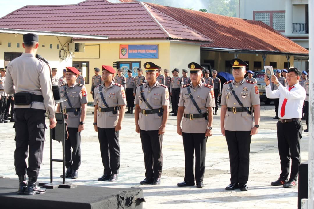 Upacara serah terima jabatan (sertijab) di Polres Majene