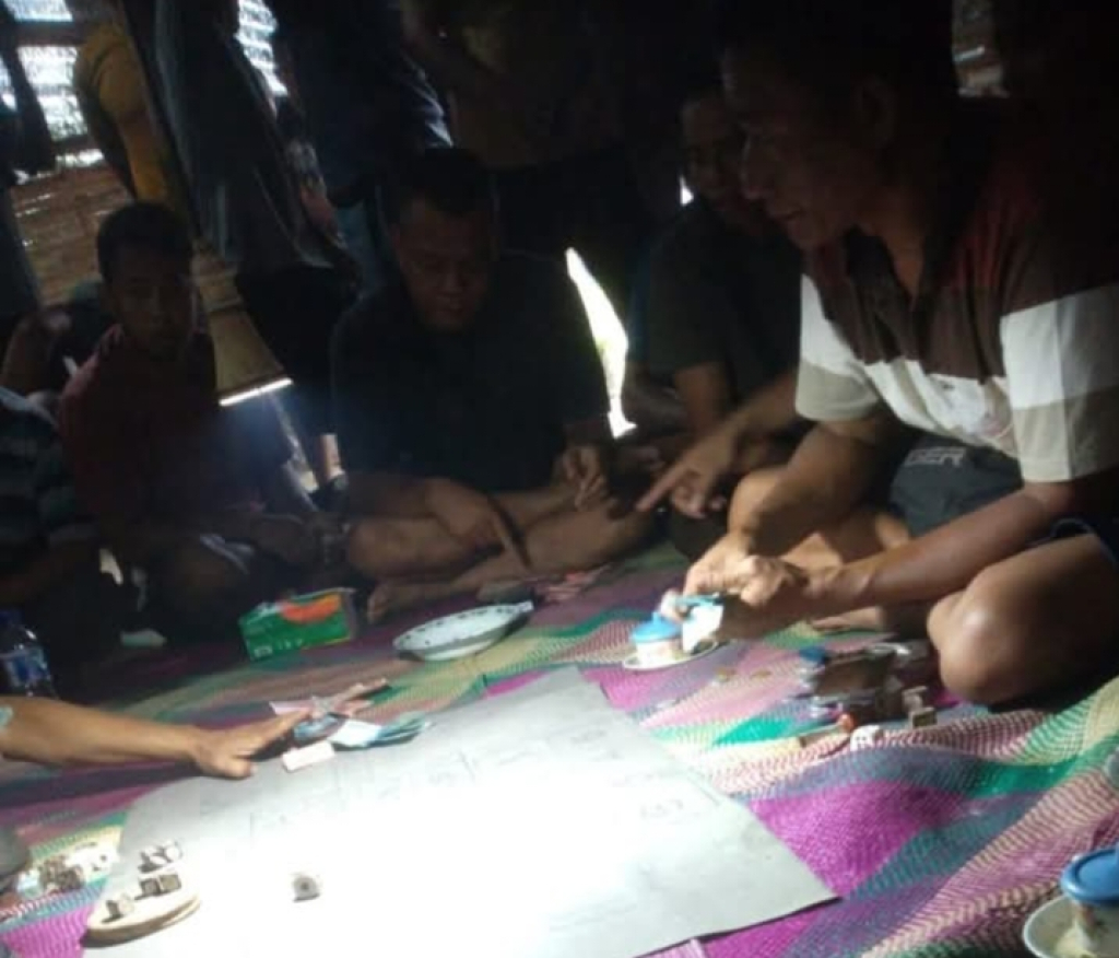 Judi dadu di Dukuh Bulusari, Desa Serangan, Kecamatan Sukorejo, Kabupaten Ponorogo