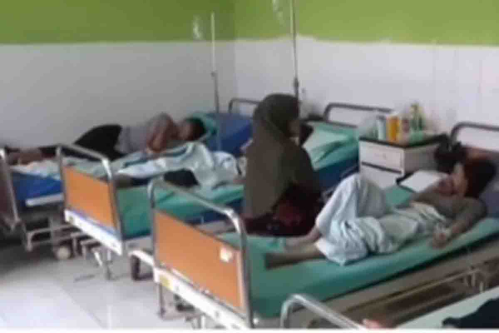 Siswa SMPN 1 Tulung yang keracunan MBG dirawat di rumah sakit