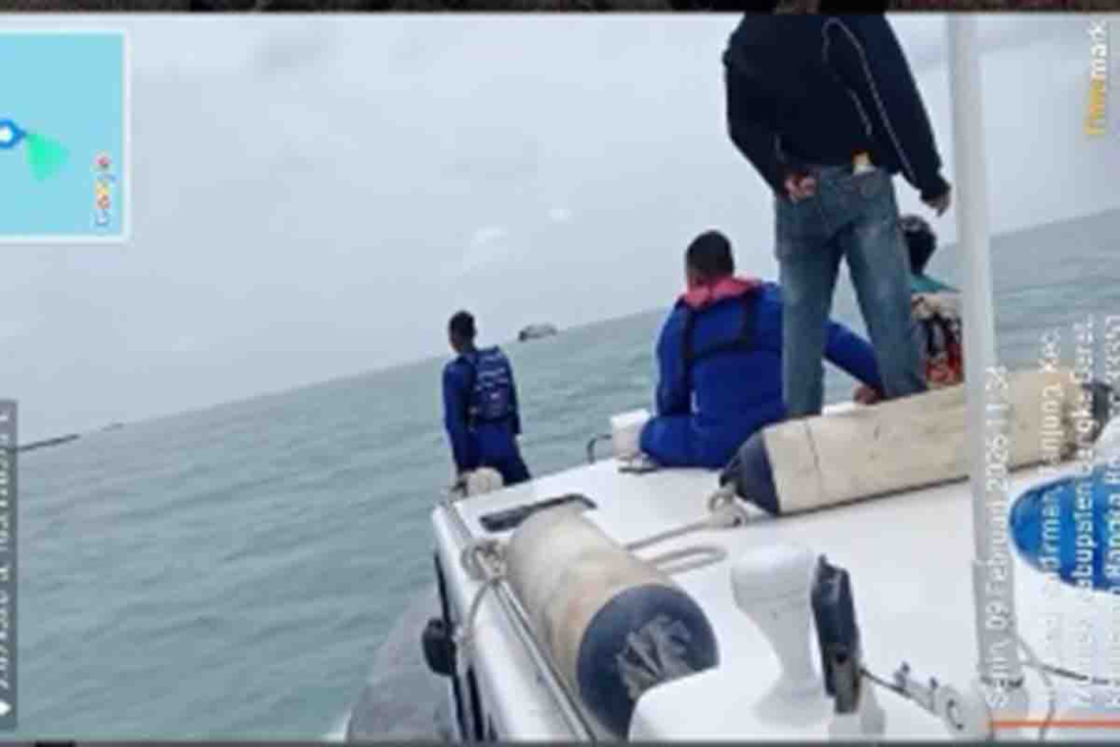 Satpolairud Polres Bangka Barat menuju ke lokasi tambang timah di perairan Laut Desa Cupat