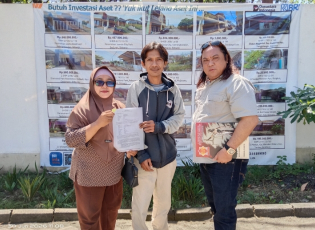 NH dan suaminya bersama Dodik Firmansyah