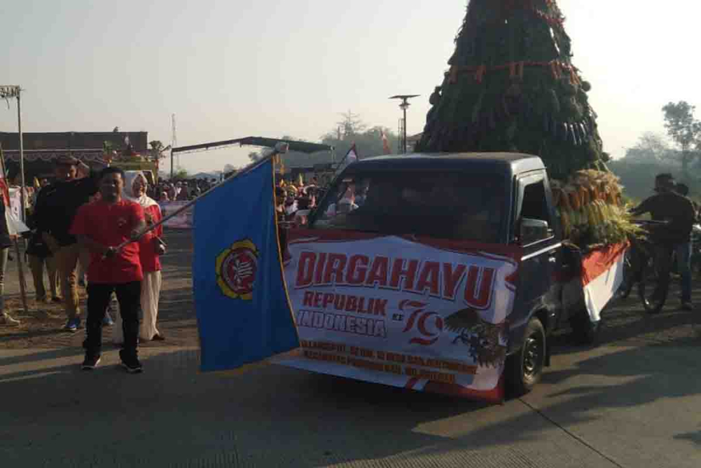 Salah satu peserta karnaval di Desa banjartangggul