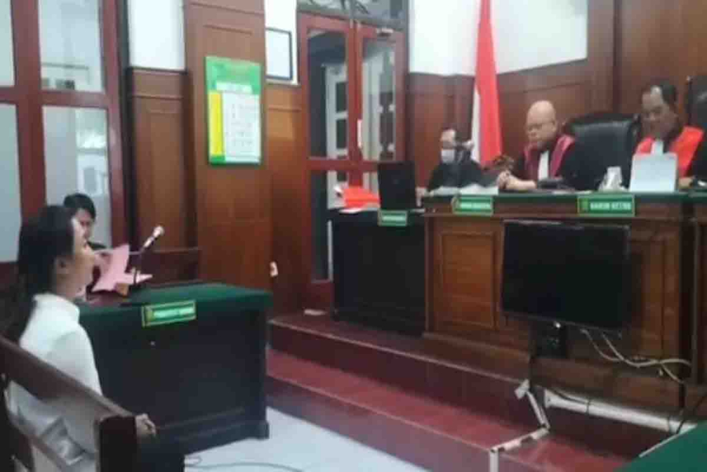 Sidang vonis Dina Marisa Tanamal