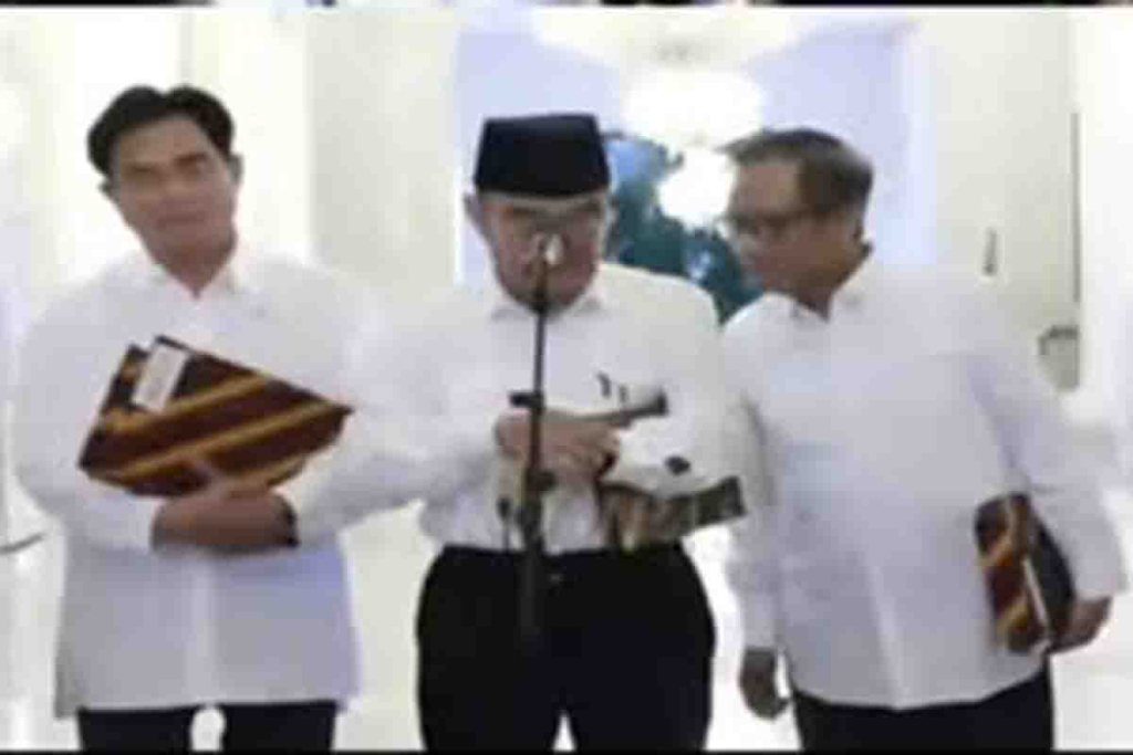 3 dari 15 Guru Besar Hukum Tata Negara