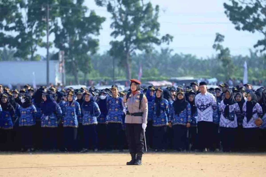 Ipda Irda Mustika Nasution saat jadi Komandan Upacara HUT RI