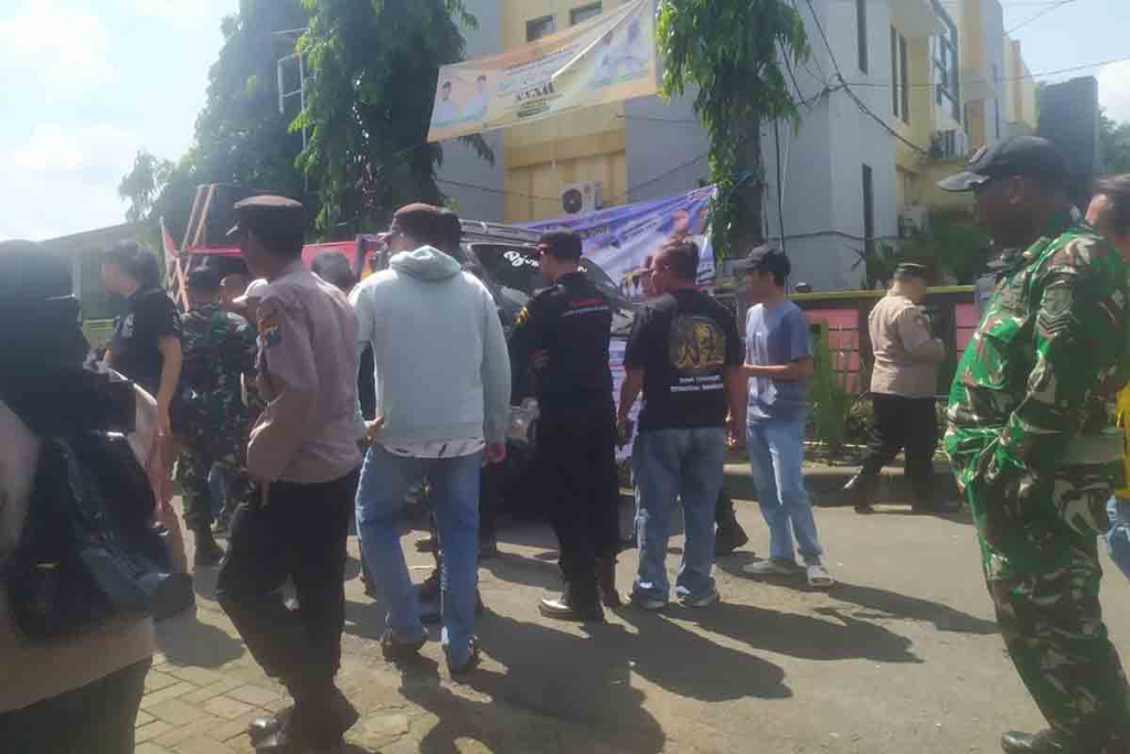 Warga Gresik tolak aksi demo yang digelar oknum LSM dari Lamongan