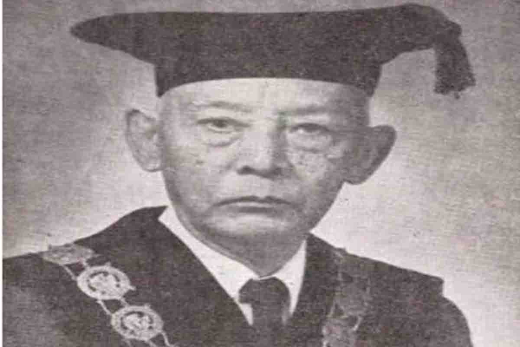 Prof. Dr. R.M.Ng. Poerbatjaraka. 