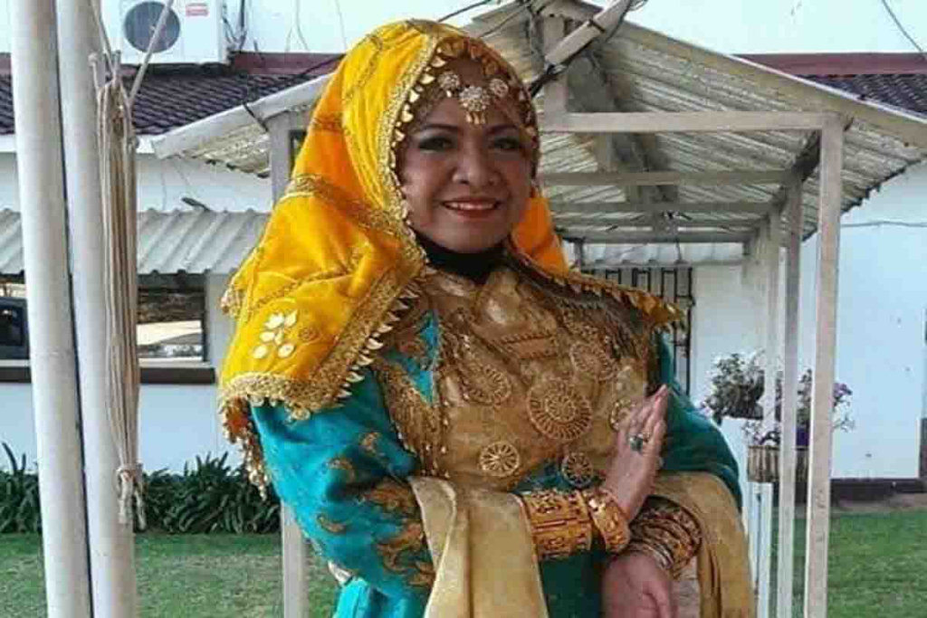 Sastri Yunizarti Bakry.