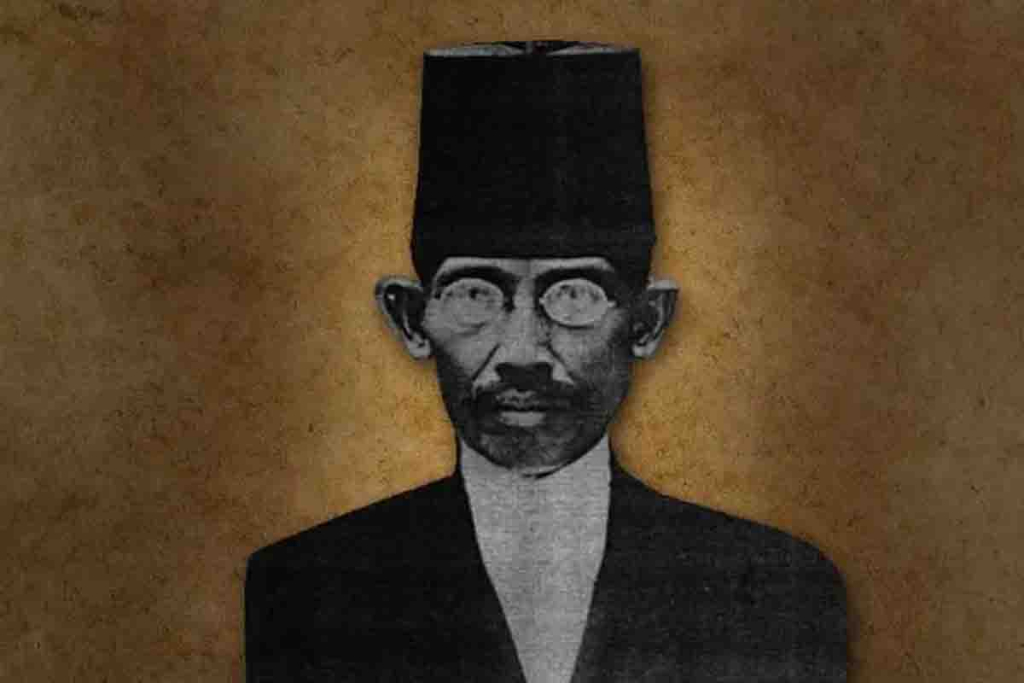Syaikh Thahir Jalaluddin Al-Falaki Al-Azhari Al-Minangkabawi. 