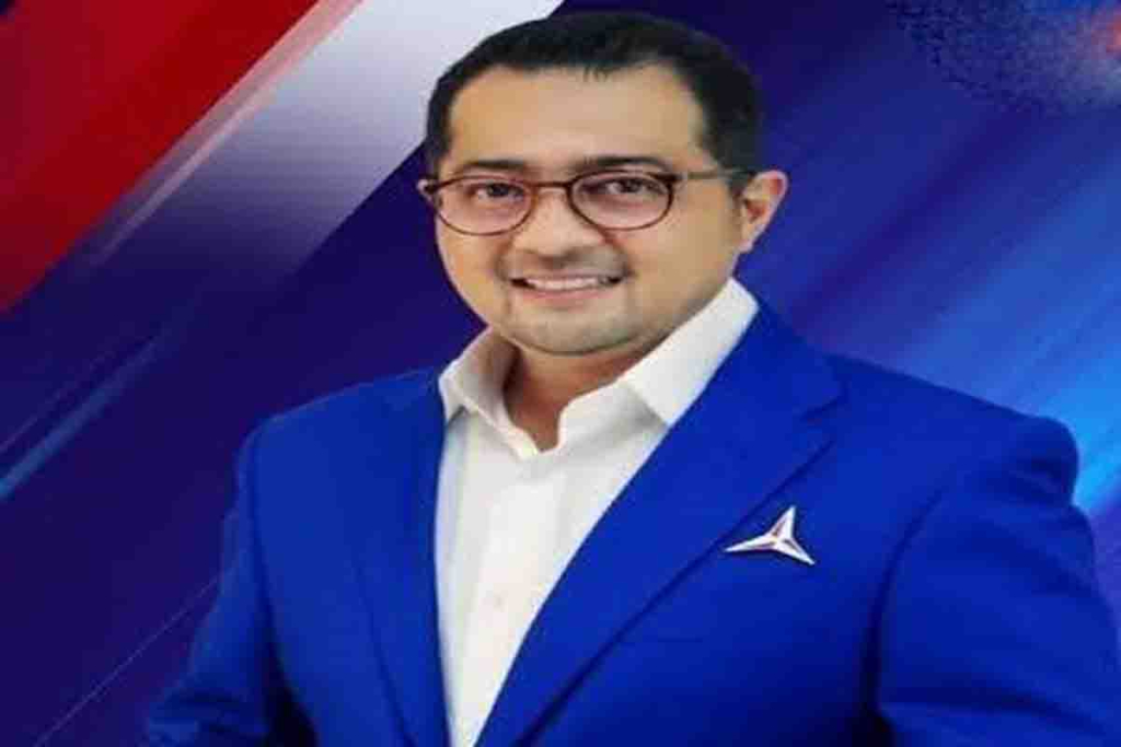 Teuku Riefky Harsya